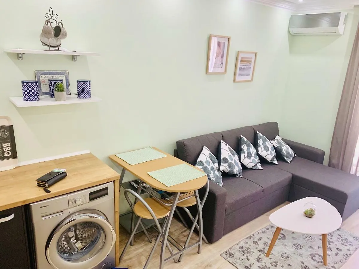 Lina'S Seaside Apartments 바투미