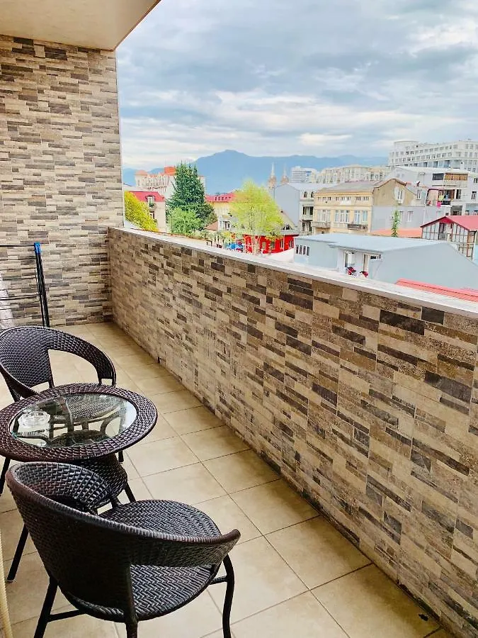 Lina'S Seaside Apartments 바투미 조지아